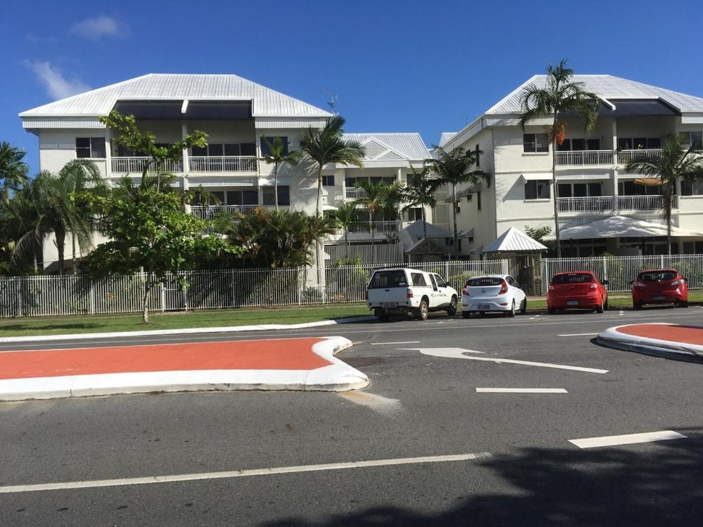 Inner City Value Cairns Exterior photo